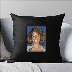 Breakout Actress Tatiana Maslany Pillows Cover