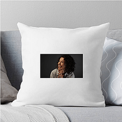 Red Carpet Queen Tatiana Maslany Pillows Cover