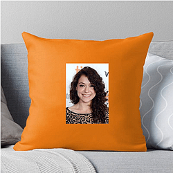 Hollywood Starlet Tatiana Maslany Pillows Cover