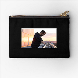 The Pitt Witness The Daily Grind Look The Pitt Zipper Pouches