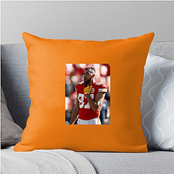 Travis Kelce is considered one of the greatest tight ends ever Travis Kelce Pillows Cover