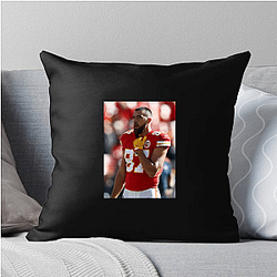 Travis Kelce is considered one of the greatest tight ends ever Travis Kelce Pillows Cover