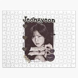 Twice Jeongyeon K-pop Girl Group Golden Collage Design K-music south Korean Scrapbook Jigsaw Puzzle