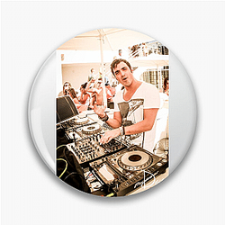 Ummet Ozcan is Dutch Turkish Ummet Ozcan Pins