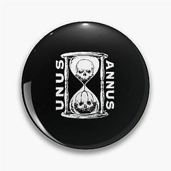 Unus Annus Skull Pin