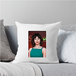 Leading Lady Ursula Corbero Pillows Cover