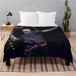 Viktor Axelsen Throw Blanket