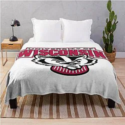 Captivating Wisconsin Badgers Design Throw Blanket