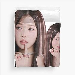 Kpop IVE Wonyoung Cute Photo Duvet Cover