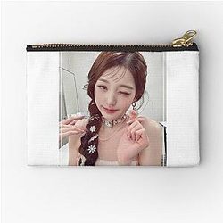 Wonyoung Wink Zipper Pouch