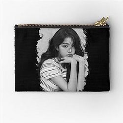 Wonyoung White Zipper Pouch