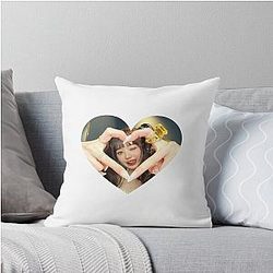 Izeul Heart Throw Pillow