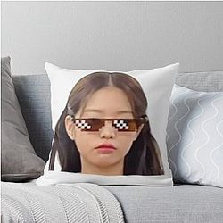 IVE Wonyoung meme photo sticker Throw Pillow
