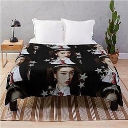 WonYoung Star Throw Blanket