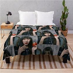 Wonyoung IVE Aesthetic Throw Blanket