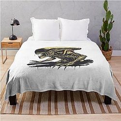 Creeping Xenomorph Horror Sci-Fi Alien Illustration Throw Blanket
