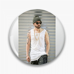 Yandel sings Reggaeton Yandel Pins