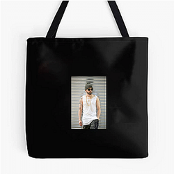 Yandel sings Reggaeton Yandel Bags