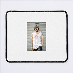 Yandel sings Reggaeton Yandel Mouse Pads