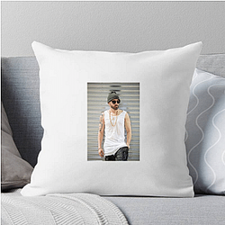Yandel sings Reggaeton Yandel Pillows Cover