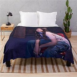 Yoonchae KATSiEYE Sis Throw Blanket
