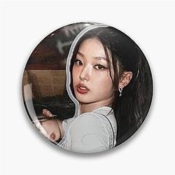 Design of singer Yoonchae from group Katzeye Pin