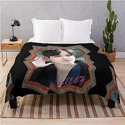 Jeong Yunho ATEEZ Yunho Korean Kpop Retro Color Oil Paint Design Throw Blanket