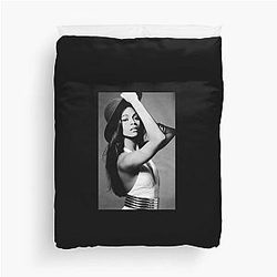 Zoe Saldana Duvet Cover