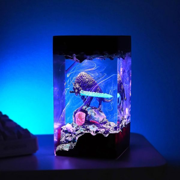 D.arkSo.uls Great Grey Wolf Sif Epoxy Night Light, Dark Souls-Inspired Lamp, Gamer Gift, Darkroot Guardian, LED Diorama Lamp Christmas Gift