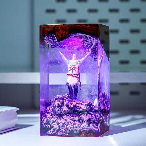 Solaire of Astora Resin Lamp, Praise the Sun Light, Dark Souls Gift, Gamer Decor, Gift for Gamers, Halloween Lamp Gift, Christmas Gift Idea