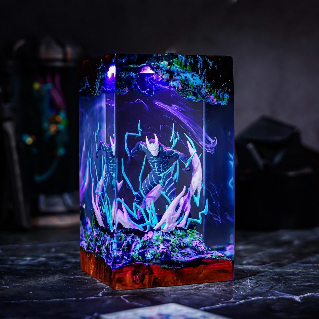 K4lJU N0. 8 Resin Lamp, Anime Night LighT, Handmade Manga Diorama Lamp, Anime Gift for Fans, Gamer Room Decor, Christmas Gift for Him