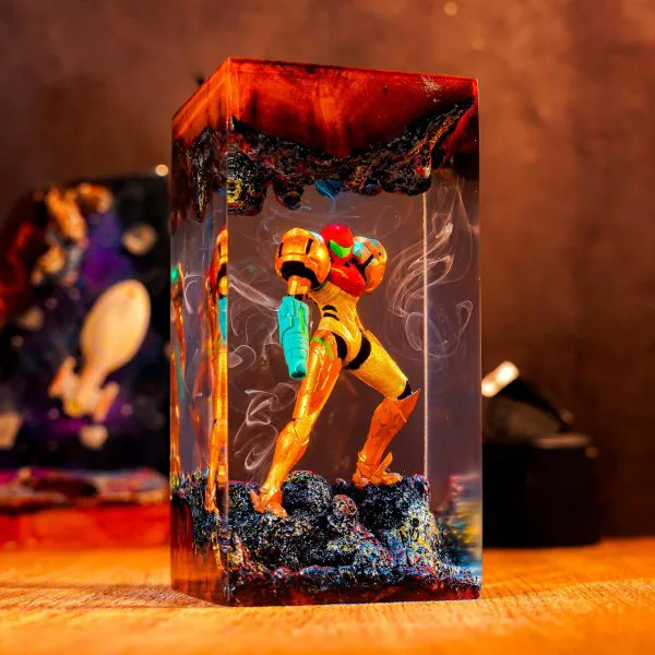 Metroid Samus Aran Resin Lamp, Epoxy Night Light, Game Room Decor, Gift for Gamer