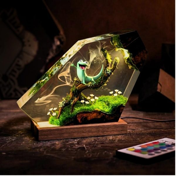 Tom Lizard Resin Lamp, Hoppers Movie Inspired Desk Decor - Epoxy Night Light, Funny Gift